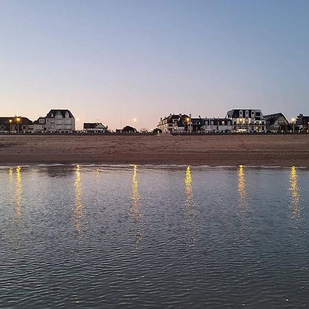 Appartement Rez-De-Jardin, Front De Mer, 4 Pers, Calme, Wifi Gratuit - Fr-1-465-46 Merville-Franceville-Plage Zewnętrze zdjęcie
