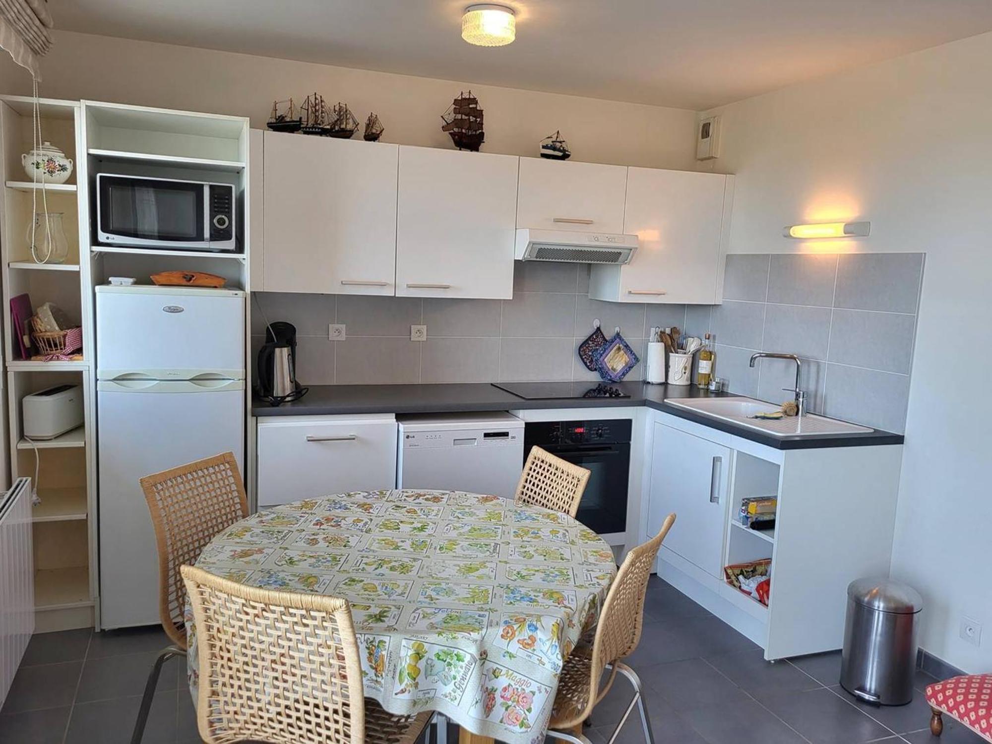 Appartement Rez-De-Jardin, Front De Mer, 4 Pers, Calme, Wifi Gratuit - Fr-1-465-46 Merville-Franceville-Plage Zewnętrze zdjęcie